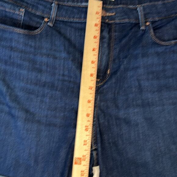 Levi’s Signature Mid Rise Denim Shorts Women's Size 18 - Picture 3 of 9